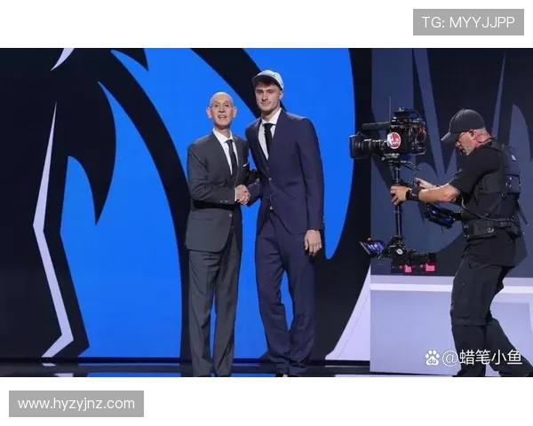 2025年NBA选秀大会弗拉格荣膺状元加盟独行侠开启传奇新篇章
