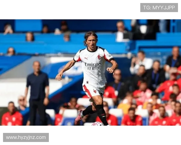 AC米兰93分钟绝平保住榜首 莫德里奇助攻新援惊艳表现