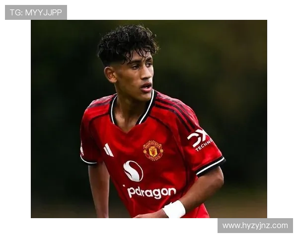 15岁小将JJ加布里埃尔与传奇教练弗格森合影感慨荣幸之至